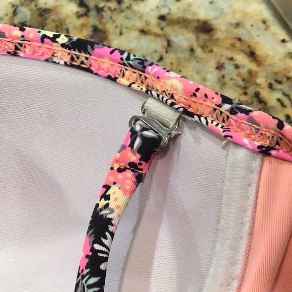 Sexy Floral Bikini top & bottom excellent condition - Picture 9 of 11